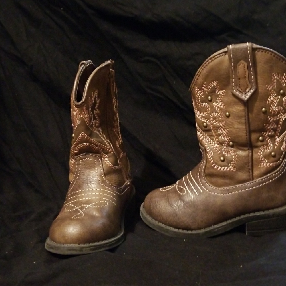 Shoes - Picture 2 of 2